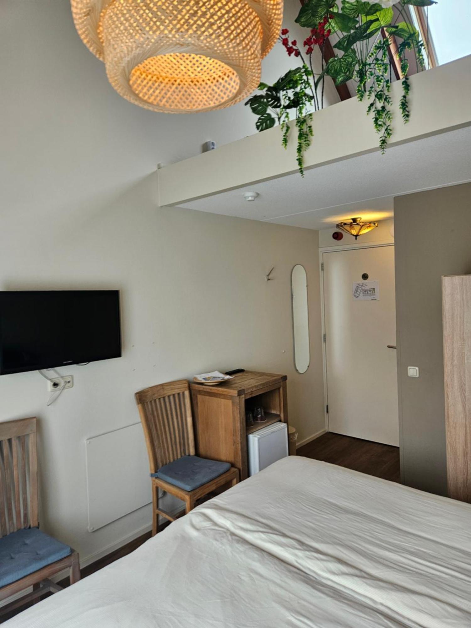 Hotel Dolores Ameland 内斯 外观 照片