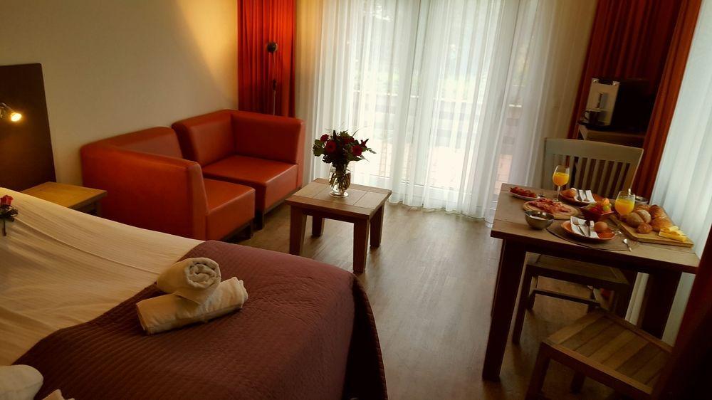 Hotel Dolores Ameland 内斯 外观 照片